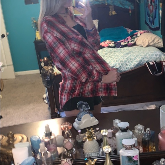 Red flannel - Picture 3 of 5